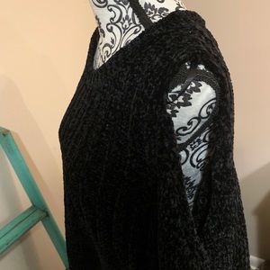 Chic Soul NWOT Black Chenille Sweater
